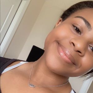 Meet your Posher, Jona